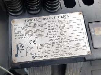 Použité vysokozdvižné vozíky TOYOTA 40-8FD45N DIESEL VIERRADFRONTSTAPLER (13064345)