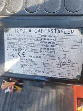 Použité vysokozdvižné vozíky TOYOTA 42-7 FGF25 GAS VIERRADFRONTSTAPLER (13061408)