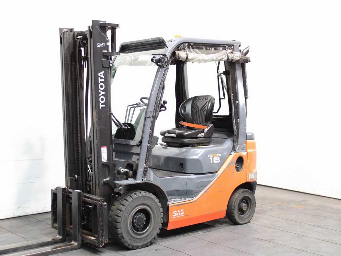 Použité vysokozdvižné vozíky TOYOTA 42-8 FDF 18 DIESEL VIERRADFRONTSTAPLER (13064716)
