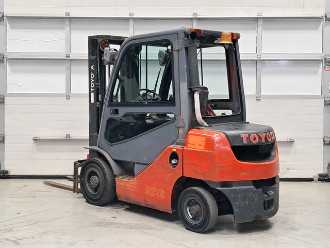 Použité vysokozdvižné vozíky TOYOTA 52-8FDF25 DIESEL VIERRADFRONTSTAPLER (13071525)