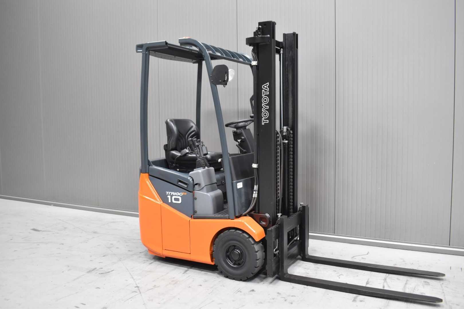 Použité vysokozdvižné vozíky TOYOTA 7FBEST10 /59094/ ELEKTRO DREIRADFRONTSTAPLER (13072858)