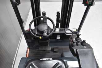 Použité vysokozdvižné vozíky TOYOTA 7FBEST13 /58012/ ELEKTRO DREIRADFRONTSTAPLER (13054726)