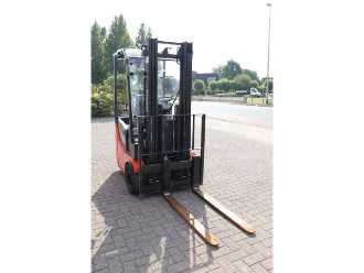 Použité vysokozdvižné vozíky TOYOTA 7FBEST13 ELEKTRO VIERRADFRONTSTAPLER (13065056)