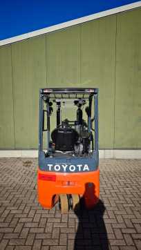 Použité vysokozdvižné vozíky TOYOTA 8FBE15T ELEKTRO DREIRADFRONTSTAPLER (13073297)