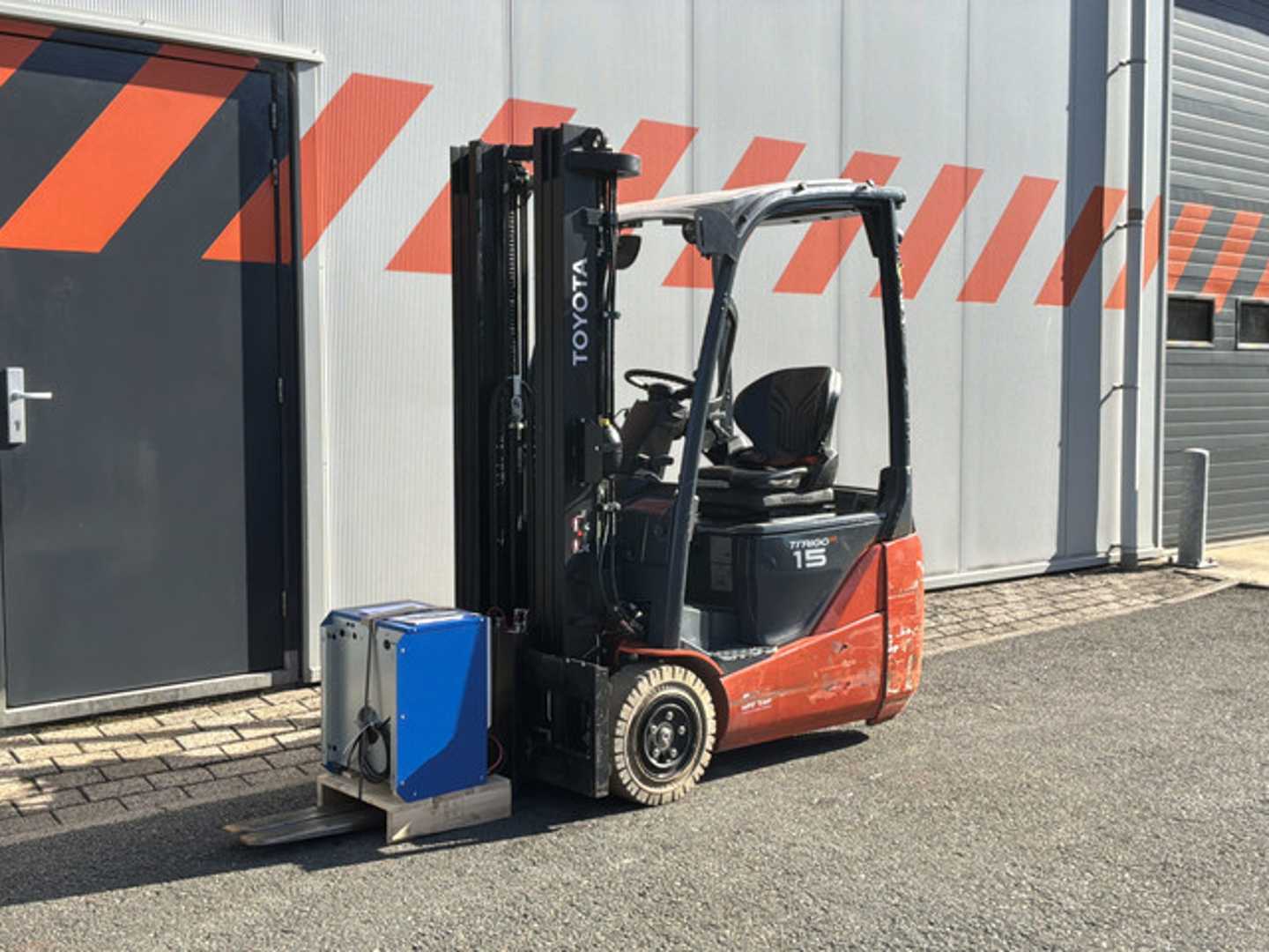 Použité vysokozdvižné vozíky TOYOTA 8FBE15T ELEKTRO DREIRADFRONTSTAPLER (13073798)