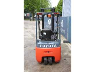 Použité vysokozdvižné vozíky TOYOTA 8FBE15T ELEKTRO VIERRADFRONTSTAPLER (13063421)