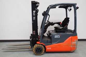 Použité vysokozdvižné vozíky TOYOTA 8FBE20T *sofort verfügbar* ELEKTRO DREIRADFRONTSTAPLER (13076304) backdrop