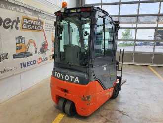 Použité vysokozdvižné vozíky TOYOTA 8FBET15 / Batterie 07/2023 / HH: 4.3m! / 2.849h ELEKTRO VIERRADFRONTSTAPLER (13024734)