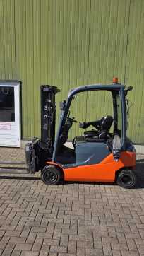 Použité vysokozdvižné vozíky TOYOTA 8FBM18T ELEKTRO VIERRADFRONTSTAPLER (13073292)