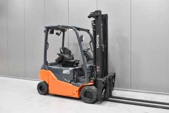Použité vysokozdvižné vozíky TOYOTA 8FBM20T /58317/ ELEKTRO VIERRADFRONTSTAPLER (13061718) backdrop