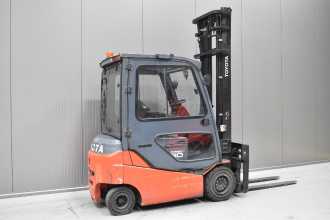 Použité vysokozdvižné vozíky TOYOTA 8FBMKT30 /59089/ ELEKTRO VIERRADFRONTSTAPLER (13073120)