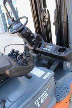 Použité vysokozdvižné vozíky TOYOTA 8FBMT16 ELEKTRO VIERRADFRONTSTAPLER (13036692)