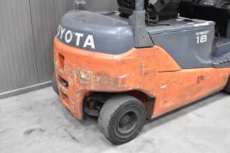 Použité vysokozdvižné vozíky TOYOTA 8FBMT18 /59088/ ELEKTRO VIERRADFRONTSTAPLER (13072855)