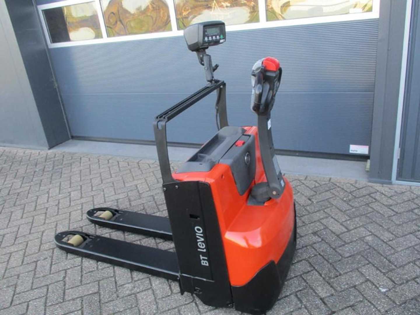 Použité vysokozdvižné vozíky TOYOTA LWE160 ELEKTRO NIEDERHUBWAGENDEICHSEL (13033260)