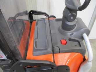 Použité vysokozdvižné vozíky TOYOTA SPE160 ELEKTRO HOCHHUBWAGENFAHRERSTAND (13071595)