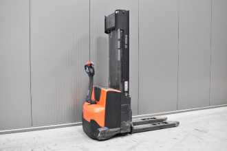 Použité vysokozdvižné vozíky TOYOTA SWE 140L /58810/ ELEKTRO HOCHHUBKOMMISSIONIERER (13068698)