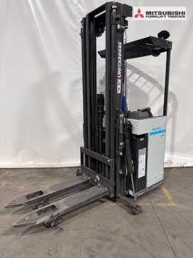 Použité vysokozdvižné vozíky UNICARRIERS 160 SDTFVHS 540 XJN-Fahrerquersitzstapler-2956h ELEKTRO SEITENSTAPLER (13061296) backdrop