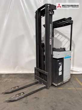 Použité vysokozdvižné vozíky UNICARRIERS 160SDTFV580XSN - 3401 Std. DIESEL SEITENSTAPLER (13070823)