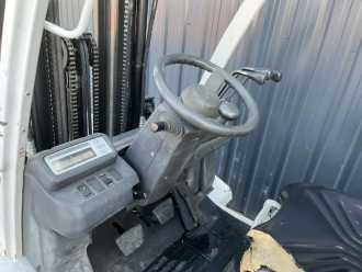 Použité vysokozdvižné vozíky UNICARRIERS U1D2A20LQ GAS VIERRADFRONTSTAPLER (13028720)