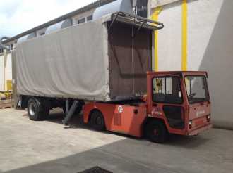 Použité vysokozdvižné vozíky VOLK DS10 DIESEL SCHLEPPER (13047311) backdrop