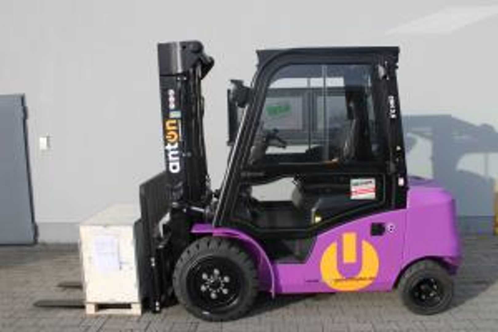 Použité vysokozdvižné vozíky WEITERE CBH 3.0 ELEKTRO VIERRADFRONTSTAPLER (13065167)