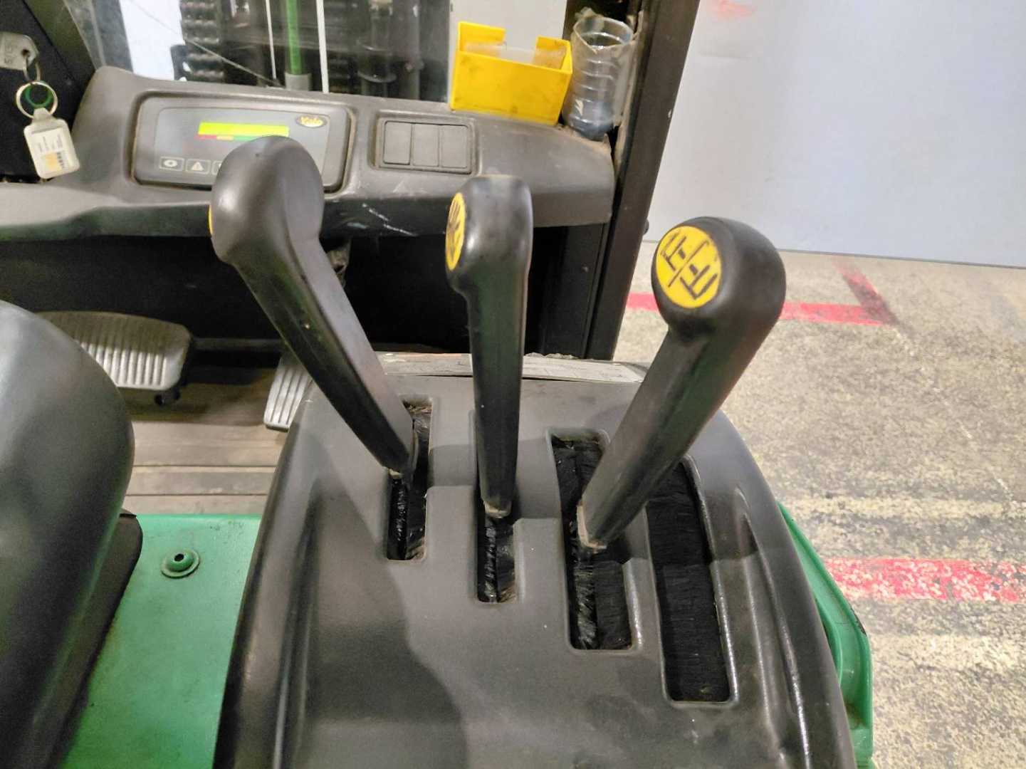 Použité vysokozdvižné vozíky YALE ERP16 ATF ELEKTRO DREIRADFRONTSTAPLER (13065342)