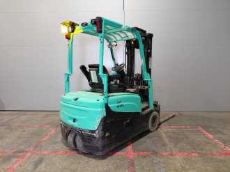 Použité vysokozdvižné vozíky YALE ERP16VTLWB ELEKTRO DREIRADFRONTSTAPLER (13065344)