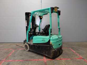 Použité vysokozdvižné vozíky YALE ERP16VTLWB ELEKTRO DREIRADFRONTSTAPLER (13065344)