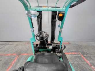 Použité vysokozdvižné vozíky YALE ERP16VTLWB ELEKTRO DREIRADFRONTSTAPLER (13065344)