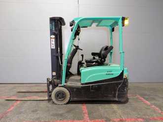 Použité vysokozdvižné vozíky YALE ERP16VTLWB ELEKTRO DREIRADFRONTSTAPLER (13065344)