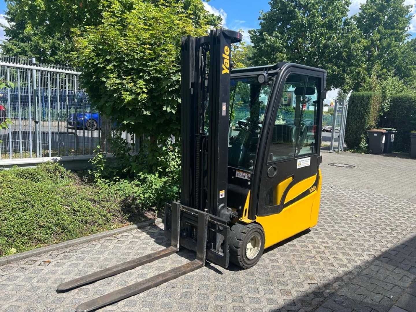 Použité vysokozdvižné vozíky YALE ERP18VT MWB E2260 ELEKTRO DREIRADFRONTSTAPLER (13061211)