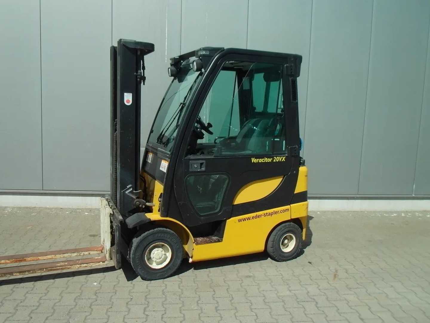 Použité vysokozdvižné vozíky YALE GLP 20 SVX E2175 GAS VIERRADFRONTSTAPLER (13064052)