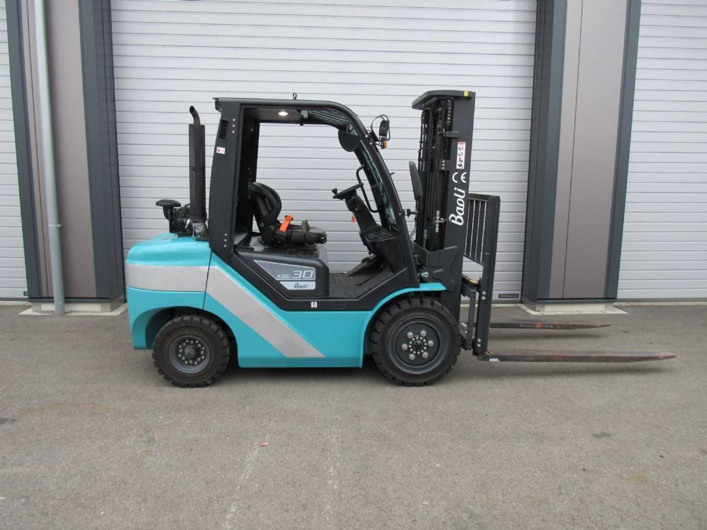 Used Forklift Truck BAOLI KBD 30+ DIESEL VIERRADFRONTSTAPLER (13076500)