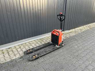Used Forklift Truck BT LHE155 ELEKTRO NIEDERHUBWAGENDEICHSEL (13075978) backdrop