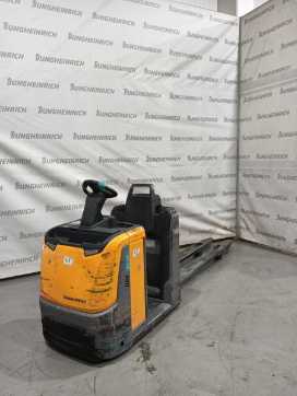 Used Forklift Truck JUNGHEINRICH ECE 225 51-240 ELEKTRO NIEDERHUBWAGENFAHRERSTAND (13044458) backdrop