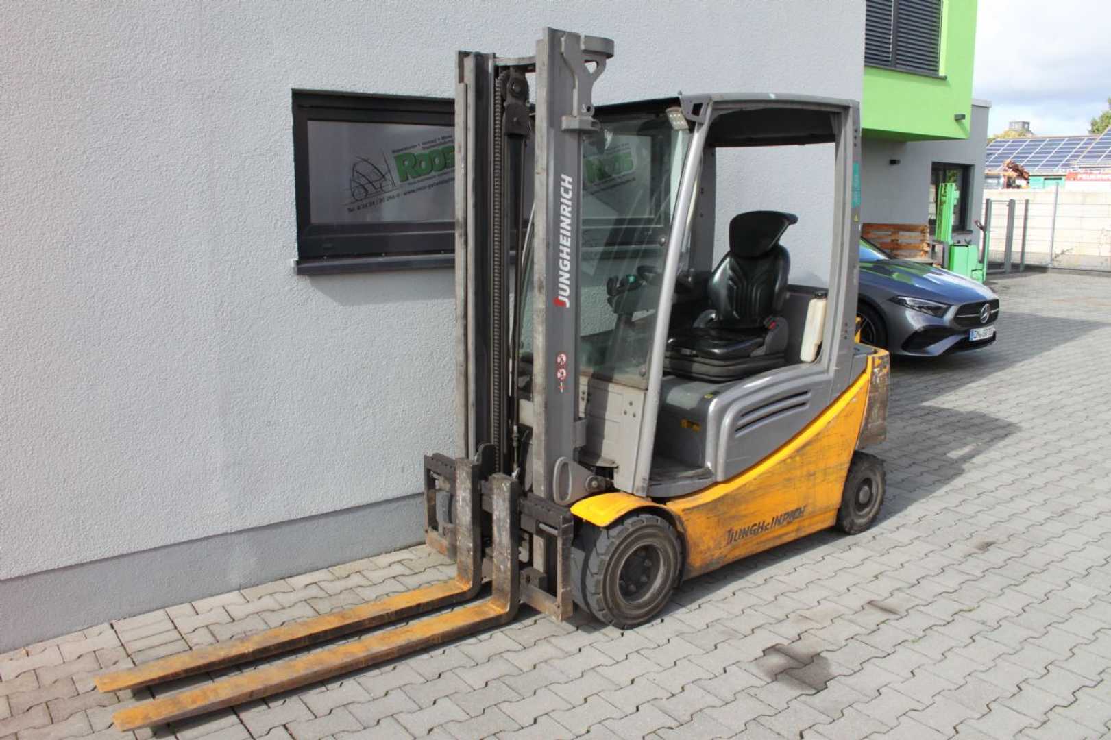 Used Forklift Truck JUNGHEINRICH EFG 320 GE 140 330ZT ELEKTRO VIERRADFRONTSTAPLER (13062702)