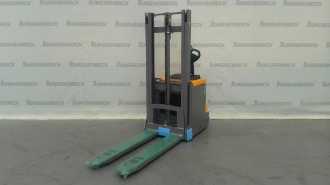 Used Forklift Truck JUNGHEINRICH EJD 220 256ZT ELEKTRO HOCHHUBWAGENDEICHSEL (13076164) backdrop