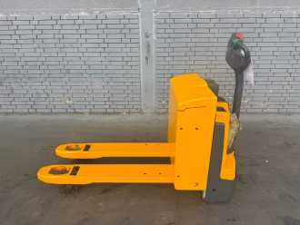 Used Forklift Truck JUNGHEINRICH EJE 118 Baujahr 2014/ Stunden 498 Ladegerät integriert WEITERE NIEDERHUBWAGENDEICHSEL (13075989)