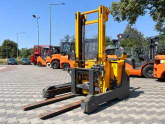 Used Forklift Truck JUNGHEINRICH ERV 308 ELEKTRO NIEDERHUBWAGENSEMIELEKTRISCH (13060591) backdrop