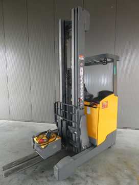 Used Forklift Truck JUNGHEINRICH ETV 216 ELEKTRO SCHUBMASTSTAPLER (13076072) backdrop