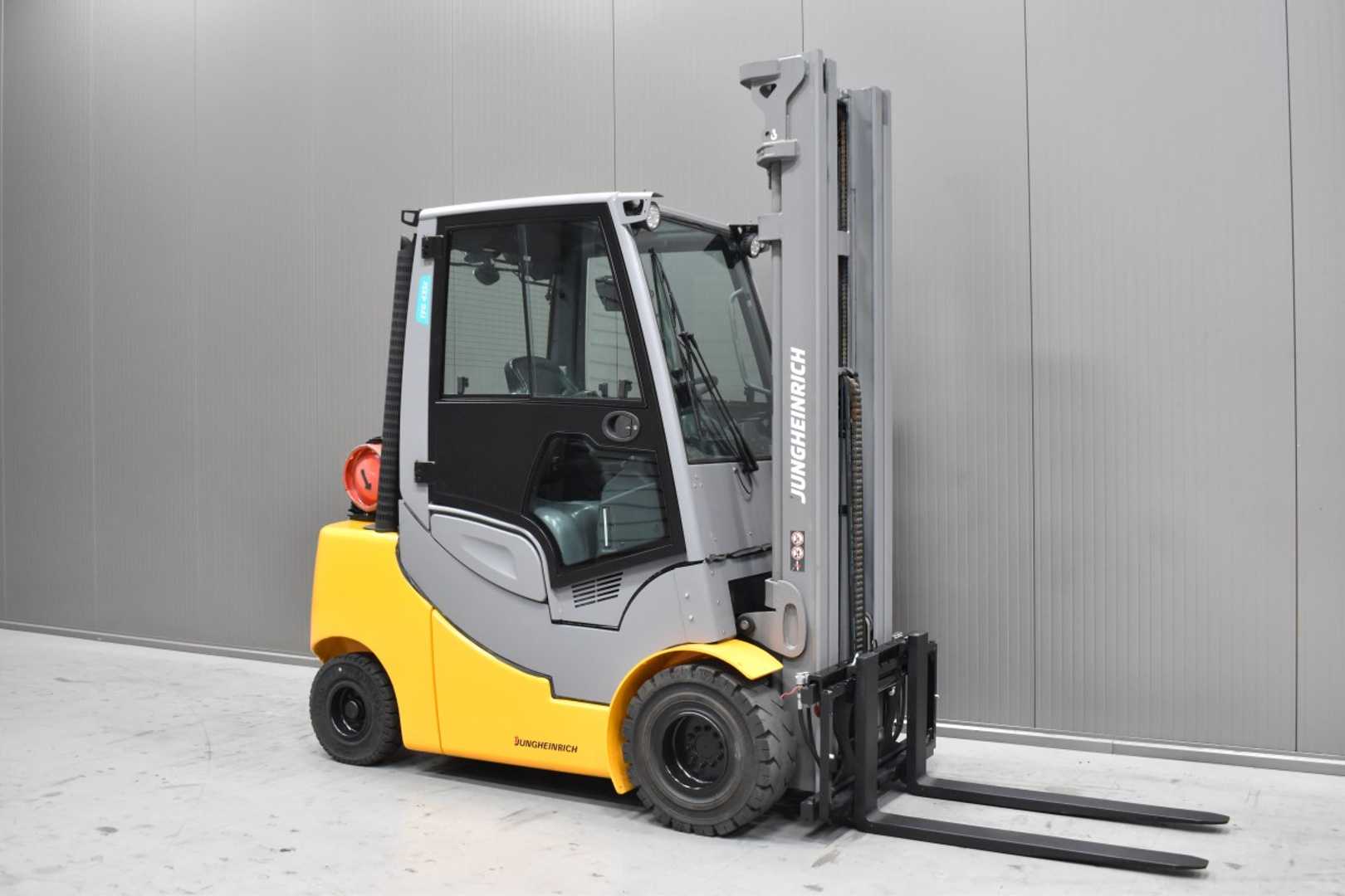 Used Forklift Truck JUNGHEINRICH TFG 435 s /58710/ GAS VIERRADFRONTSTAPLER (13065567)