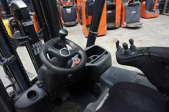 Used Forklift Truck LINDE E 12-02 - Nur 3.150 Stunden ELEKTRO DREIRADFRONTSTAPLER (13076365)