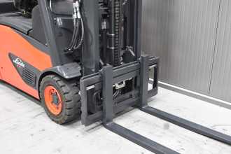Used Forklift Truck LINDE E 16 - 02 /58848/ ELEKTRO DREIRADFRONTSTAPLER (13066188)