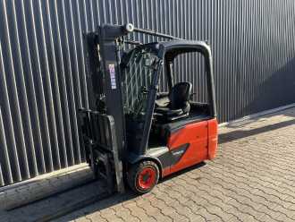 Used Forklift Truck LINDE E16-02 ELEKTRO DREIRADFRONTSTAPLER (13075957) backdrop