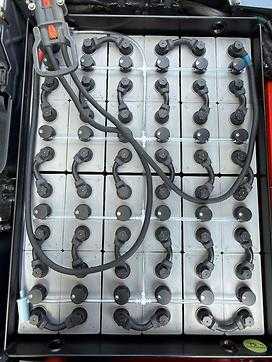 Used Forklift Truck LINDE E16C-02 (740h) NEW BATTERY ELEKTRO DREIRADFRONTSTAPLER (13053594)