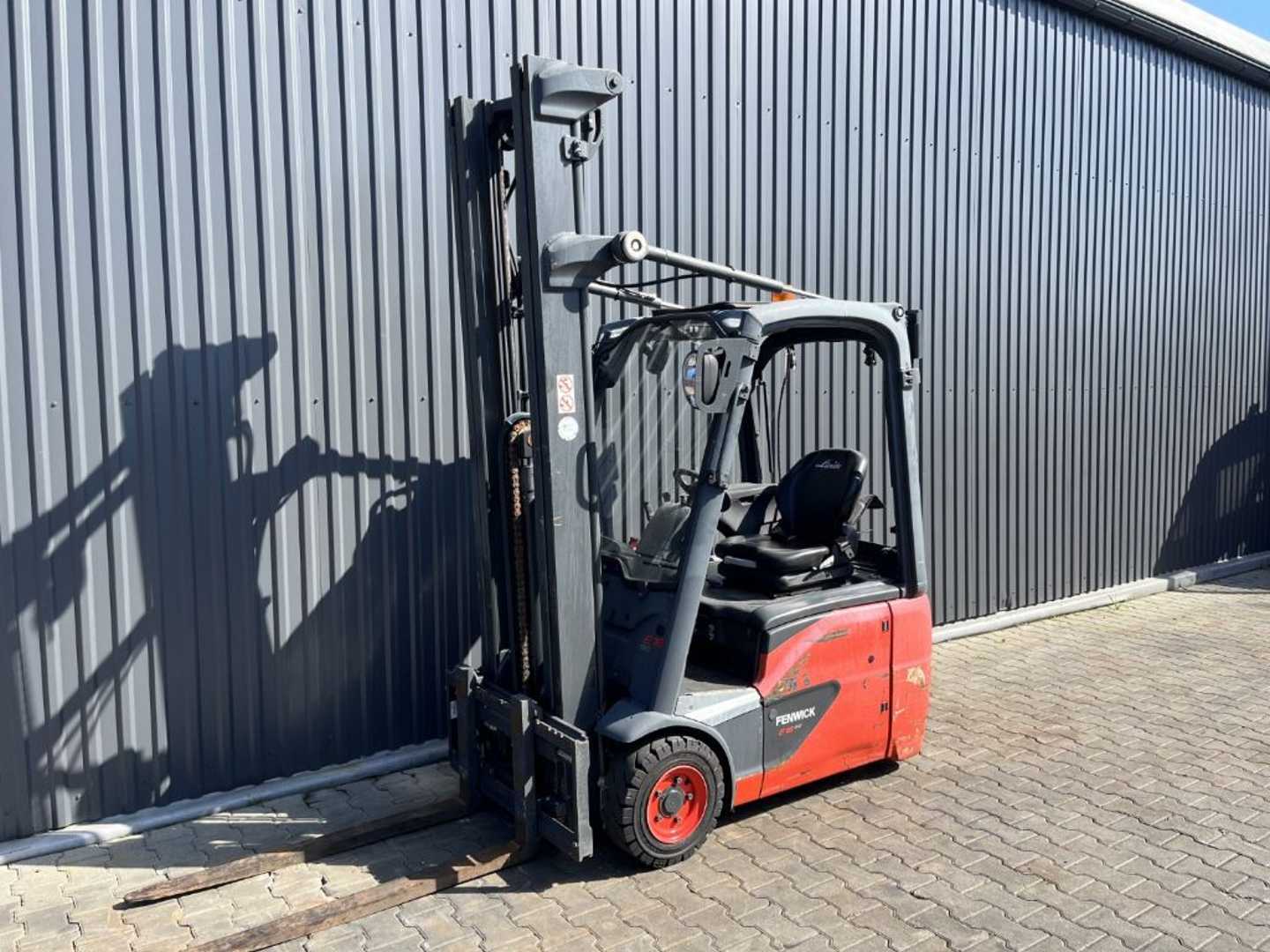 Used Forklift Truck LINDE E16C-02 ELEKTRO DREIRADFRONTSTAPLER (13060735)