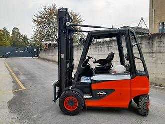 Used Forklift Truck LINDE E40/600H ELEKTRO VIERRADFRONTSTAPLER (12960675)