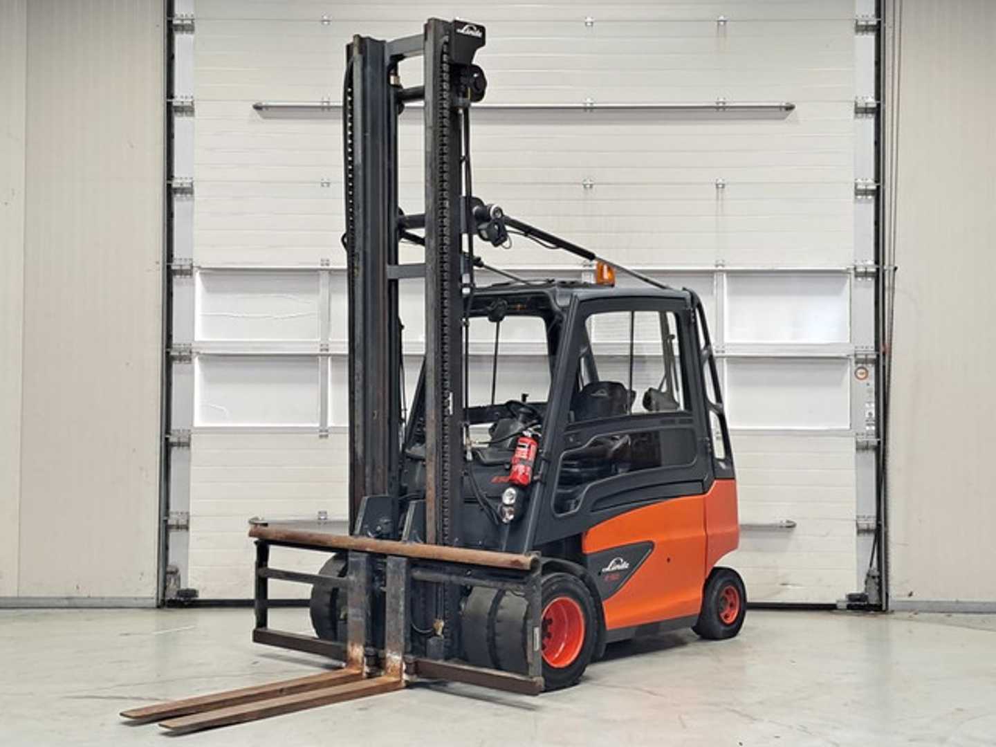 Used Forklift Truck LINDE E50HL-01 ELEKTRO VIERRADFRONTSTAPLER (13040658)