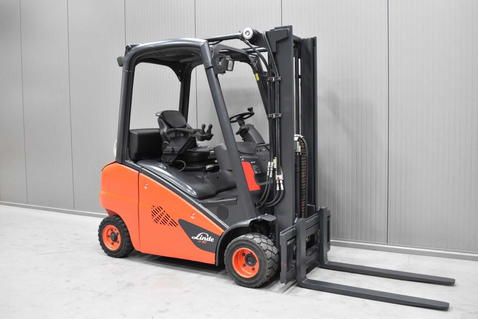 Used Forklift Truck LINDE H 20 T - 01 /58839/ GAS VIERRADFRONTSTAPLER (13066182)