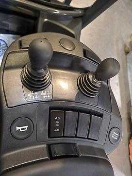 Used Forklift Truck LINDE H25/600 D: 2,5t (EU5) DIESEL VIERRADFRONTSTAPLER (13049538)